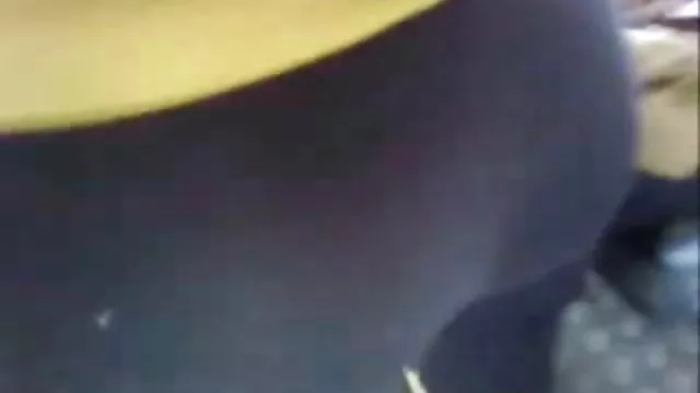 XXX hiçbir kayıt Esmer tuvalet ve seks filmi ücretsiz izle darbeler üzerine erkek tüyleri tıraş
