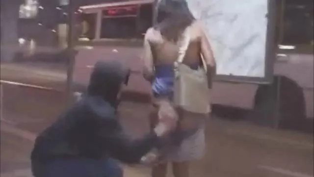 XXX hiçbir kayıt Ağzına sıska sarışın genç kızım ve kız porno seks bedava film cum